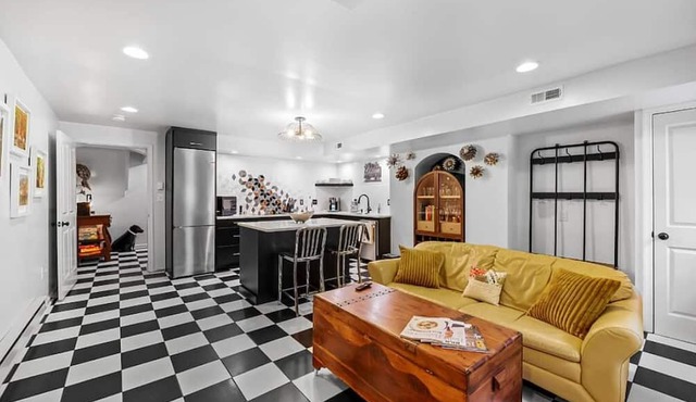 Large Garden Level Apartment with Backyard Vibes, King Bed and Home Office Setup