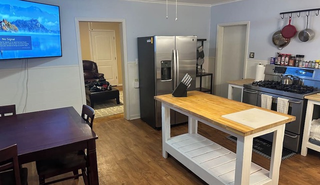 Haven house in delightful Bay City with WiFi