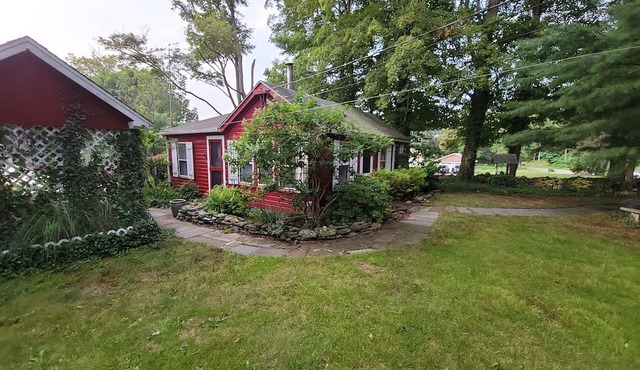 Cottage on the Moodus Reservoir go back in time enjoy a quite get away .
