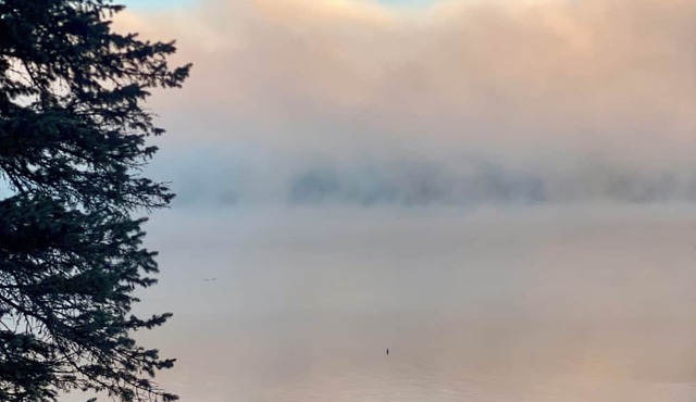 4-bedroom Lakefront Cabin in Cooperstown with AC, walk to Glimmerglass Opera