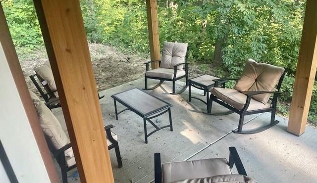Cozy cabin with AC and WiFi in charming Anamosa