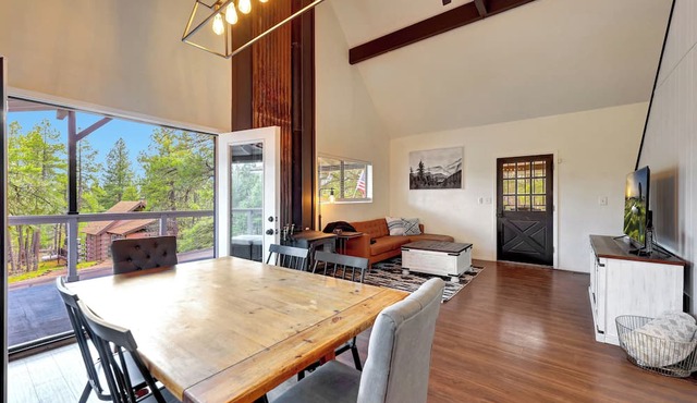 Munds Bella Vita luxury cabin in scenic Munds Park near Flagstaff, AZ
