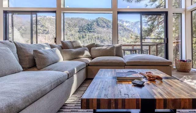 A House in the Mountains - Modern Spacious & Views
