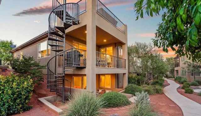 Entire Home - *Paradise Pools* Two King Suites*
