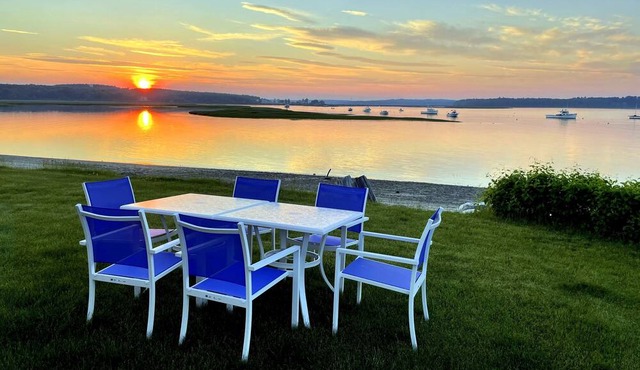 The Anchorage Cottage, Pine Point Maine, offers a wonderful vacation experience