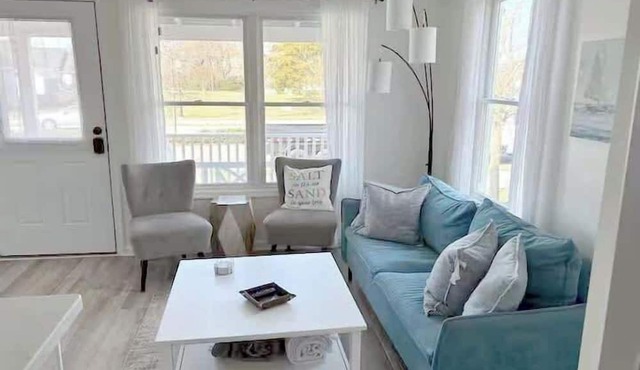 Firepit/BBQ, Minutes to Beach & Park | Deja Blu II