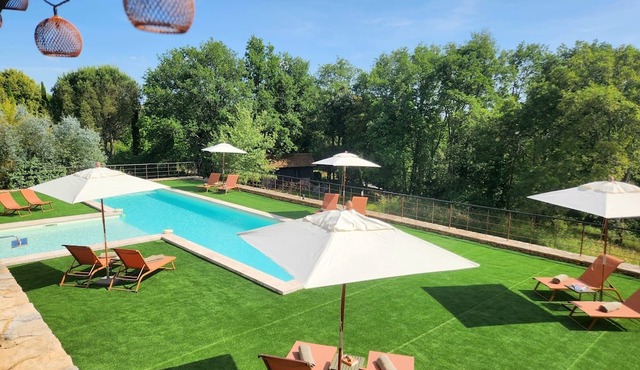 Stylish 3-bedroom retreat with heated salt water pool in Castelnaud near Sarlat