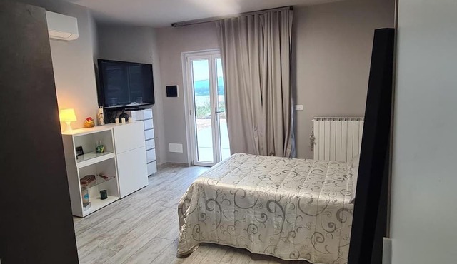 VILLA FIORITA STUDIO APARTMENT LAKE VIEW