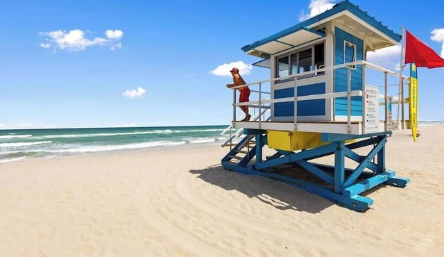 Amazing condo in Hollywood Beach