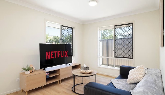 3 Bdr Apt! Aircon! Undercover Parking! 12AS3