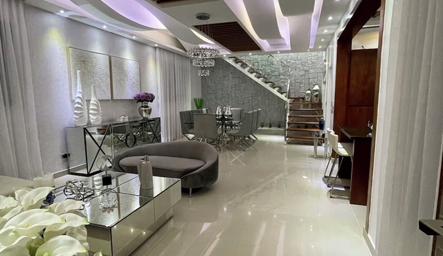 Luxurious Penthouse with Jacuzzi, Wi-Fi, AC, Gated community