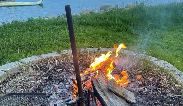 Darling 3-bedroom quintessential Ottertail Lake cabin