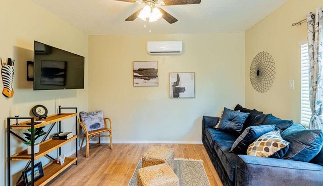 Charming North Valley Casita