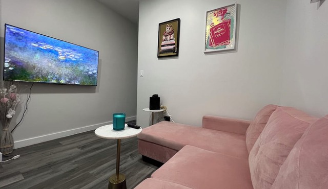 Modern 2BR Steps from Times Sqaure