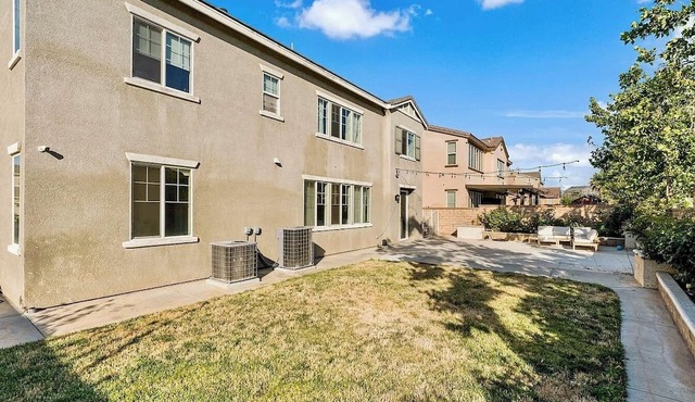 3-bedroom princess house in superb Palmdale with AC,. Enjoy your stay low rent