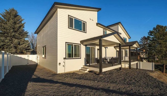 Modern Villa with Scenic Views