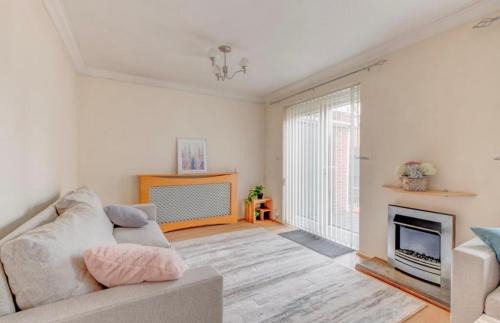 Cosy 3BR Home in Redditch - Sleeps 6