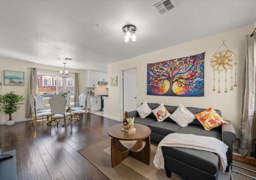 Cozy&Stylish DT Alhambra Living walk to Starbucks