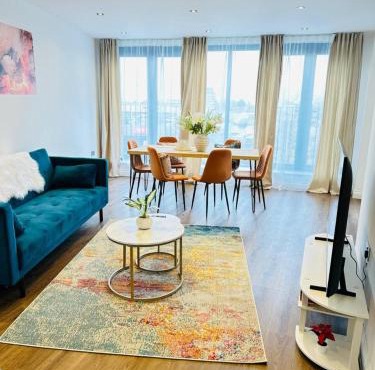 Gorgeous two bedroom luxury Apartment sleeps 6