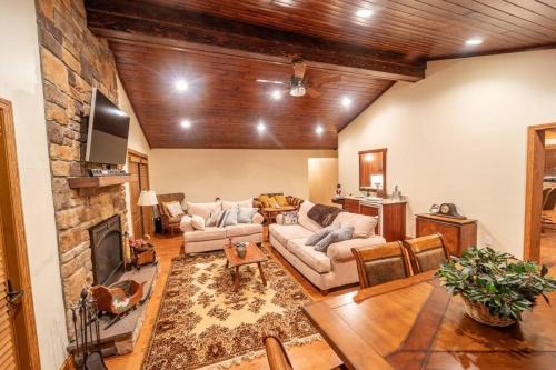 Champion Charmer - Spacious Backyard with Grill home