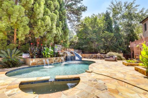 Luxe Atlanta Home about 12 Mi to Downtown!