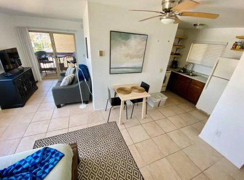 Lovely Oceanfront Studio + Balcony (Olas)