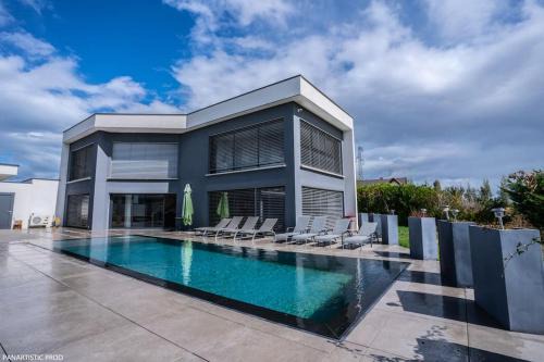 Magique villa, piscine et jacuzzi house_of_raeder