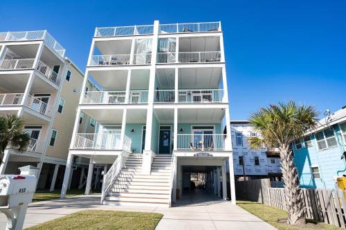 Ocean View, 2 Blocks from Boardwalk, Pool, Elevator, 7 Decks & EV Charger.
