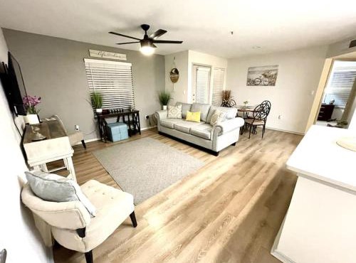 Cozy Apt by SAT Intl w/ pool + gym