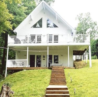 Spacious Lakefront Hudson Haven w/ Dock