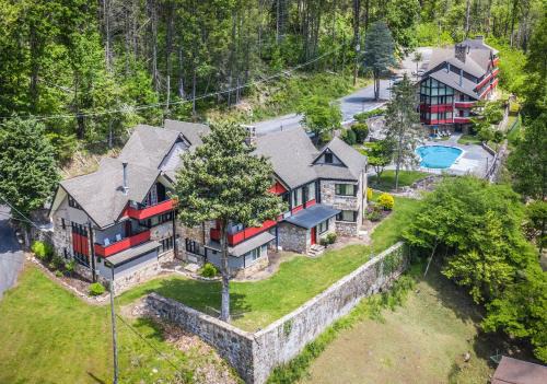 Fabulous Chalet Inn