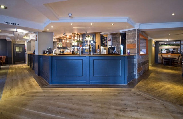 London Romford (Mercury Gardens)