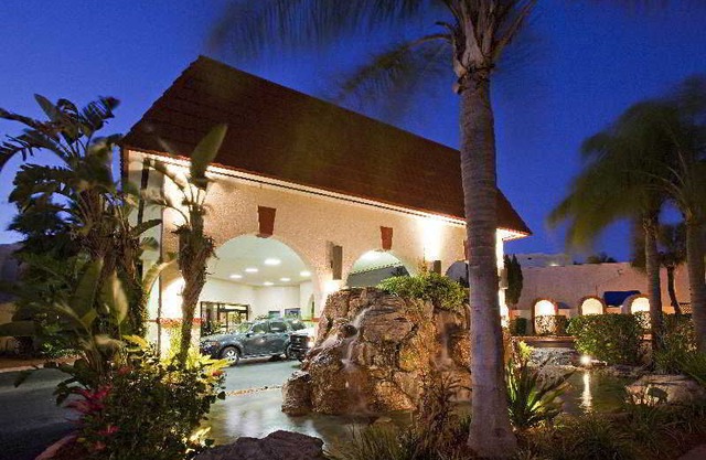 Maingate Lakeside Resort 