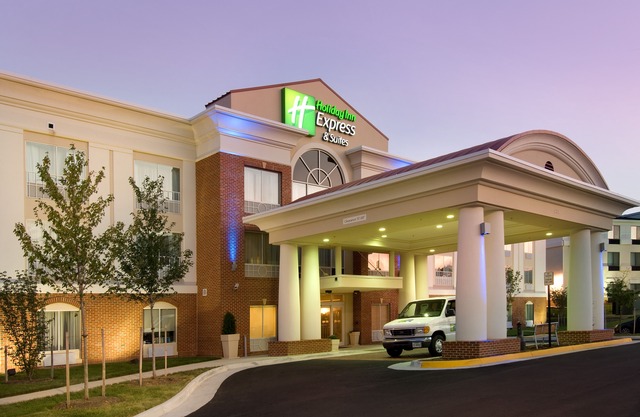 Holiday Inn Express Suites Alexandria Fort Belvoir Ihg Hotel 