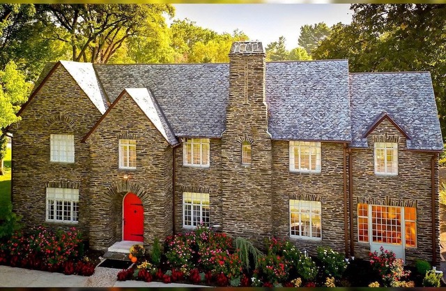The Manor 