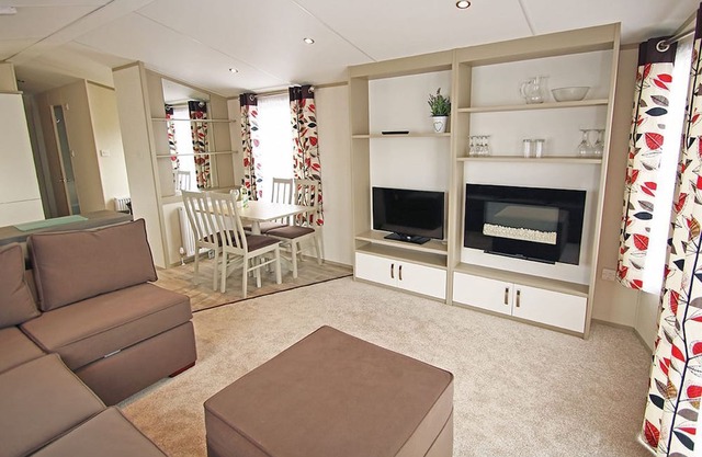 2 bedroom accommodation in St. Leonards, Ringwood